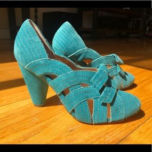 Anthropologie Seychelles Evelina Suede Pumps